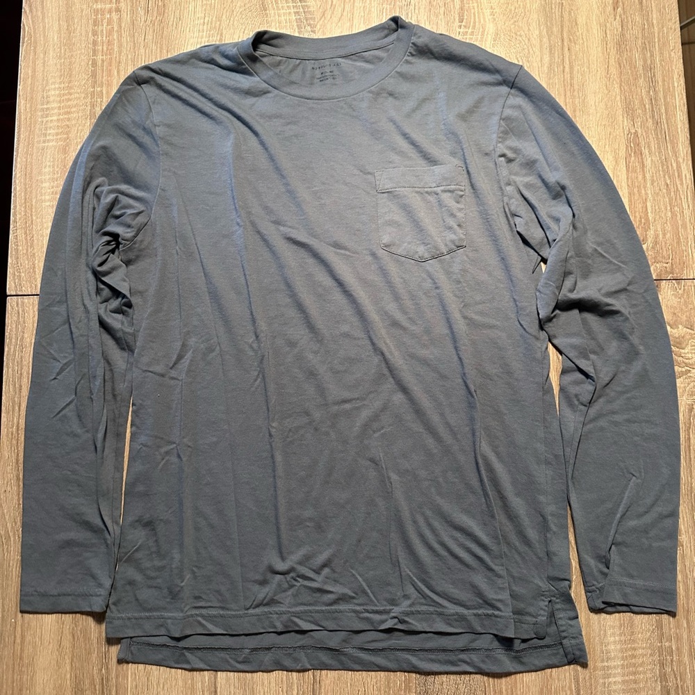 No boundaries Gray long sleeve tee
